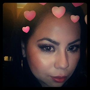 Meet your Posher, Yamelith